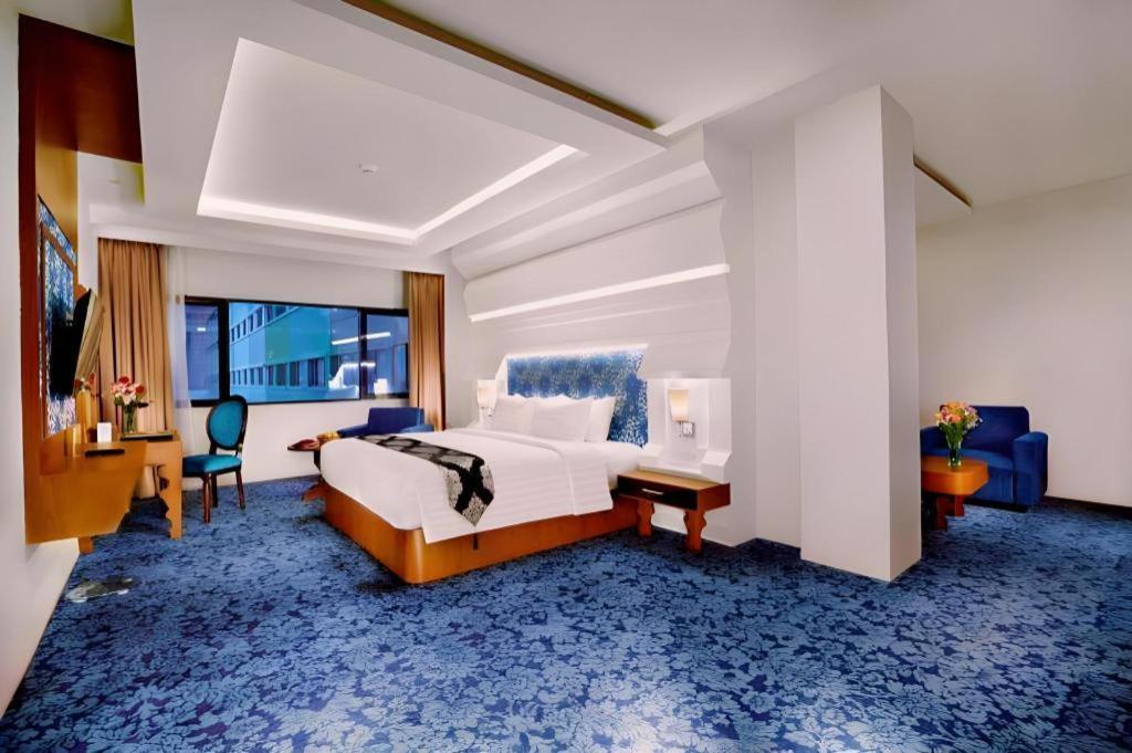 Ck Tanjungpinang Hotel And Convention Centre Экстерьер фото